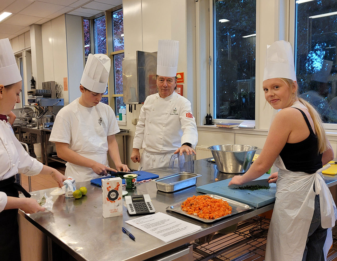 RM 03 Frå Restaurant og matfag, Førde vgs.jpg
