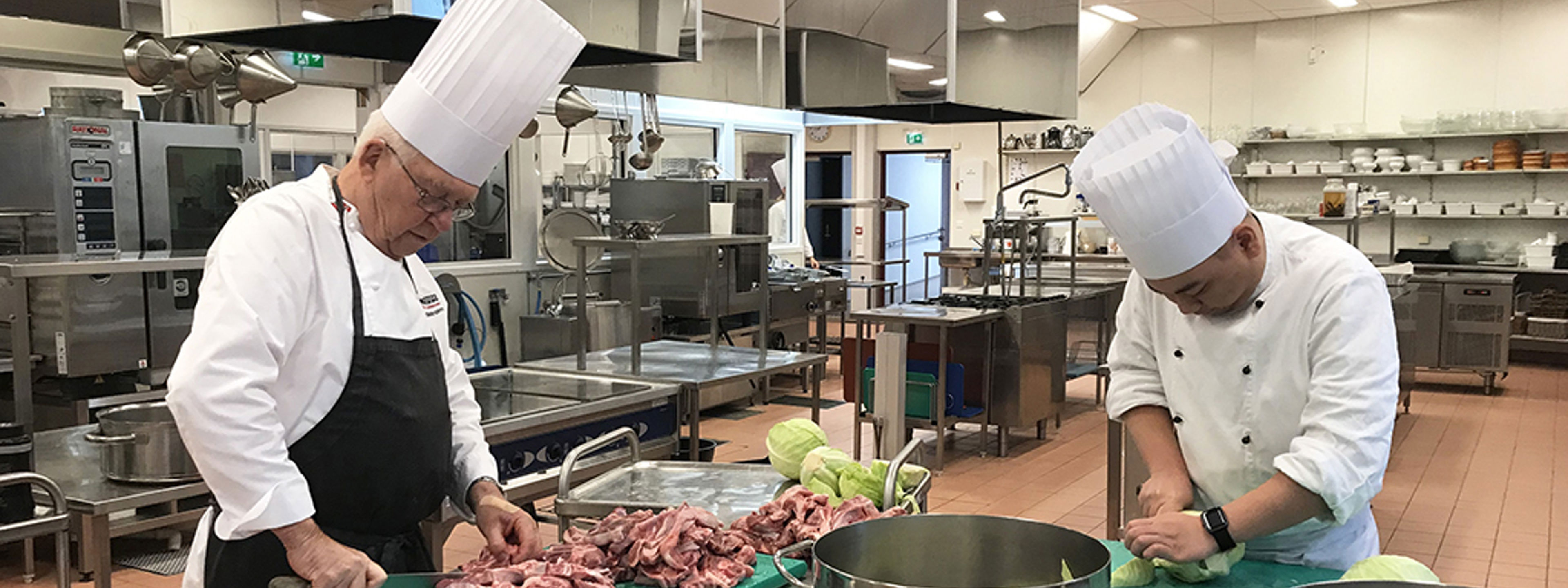 Frå Fårikålens festdag, ved Førde vidaregåande skule