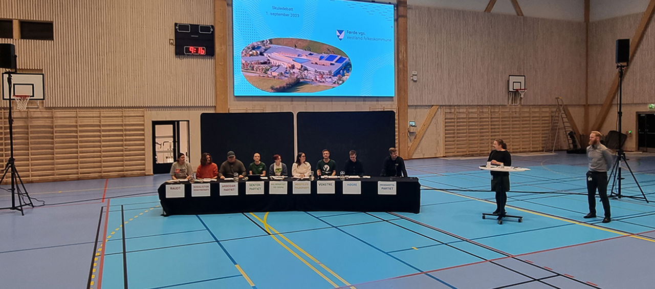 Frå valdebatten 1. september ved Førde vidaregåande skule.